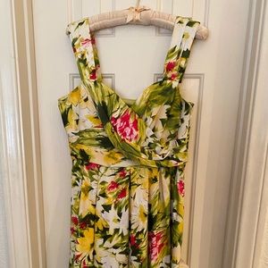 Beautiful Floral print sun dress size 10 NWT